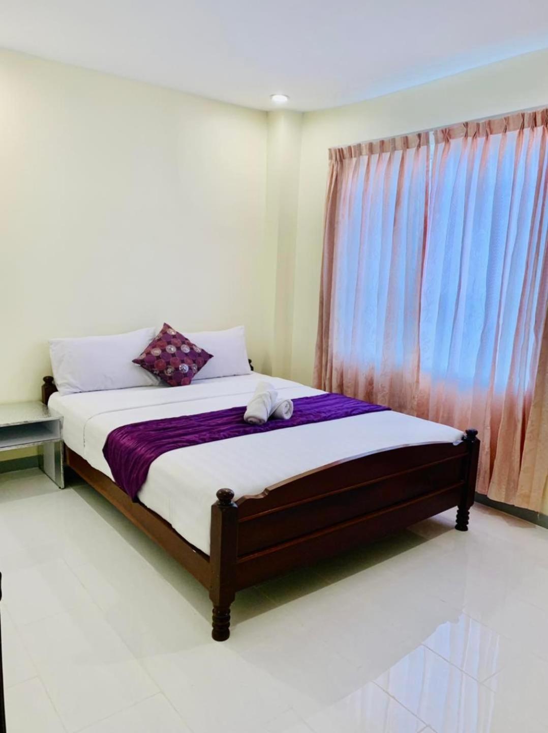 White Residence Hotel & Apartment Phnom Penh Eksteriør billede