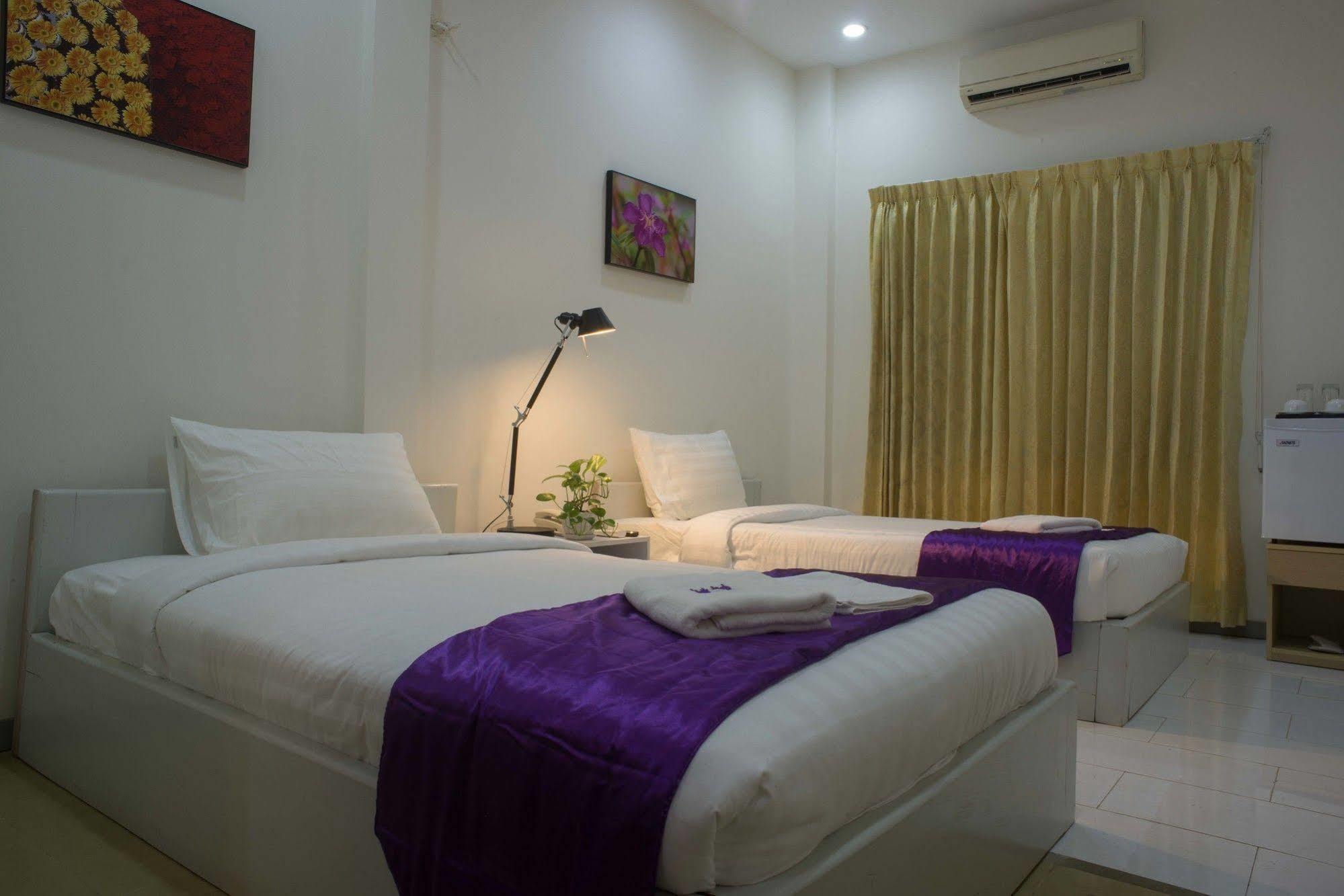 White Residence Hotel & Apartment Phnom Penh Eksteriør billede
